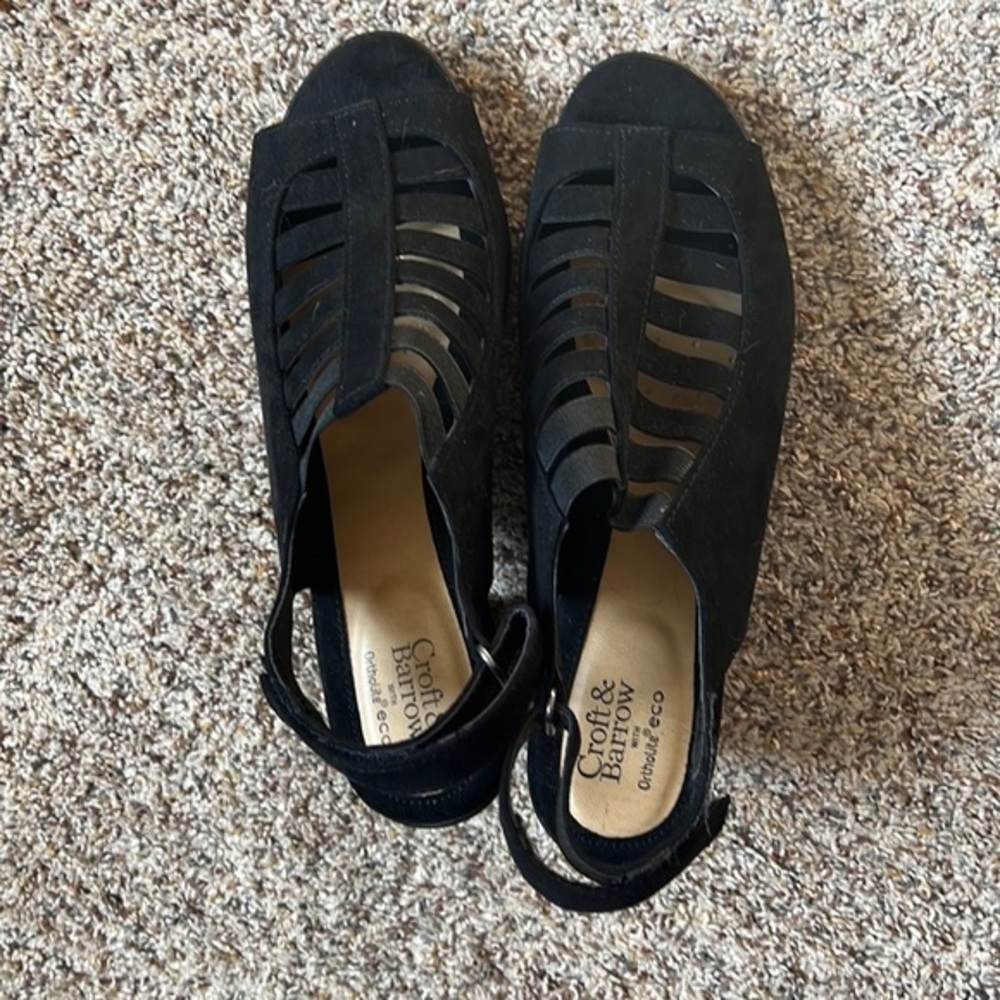 Croft and Barrow sandals size 10